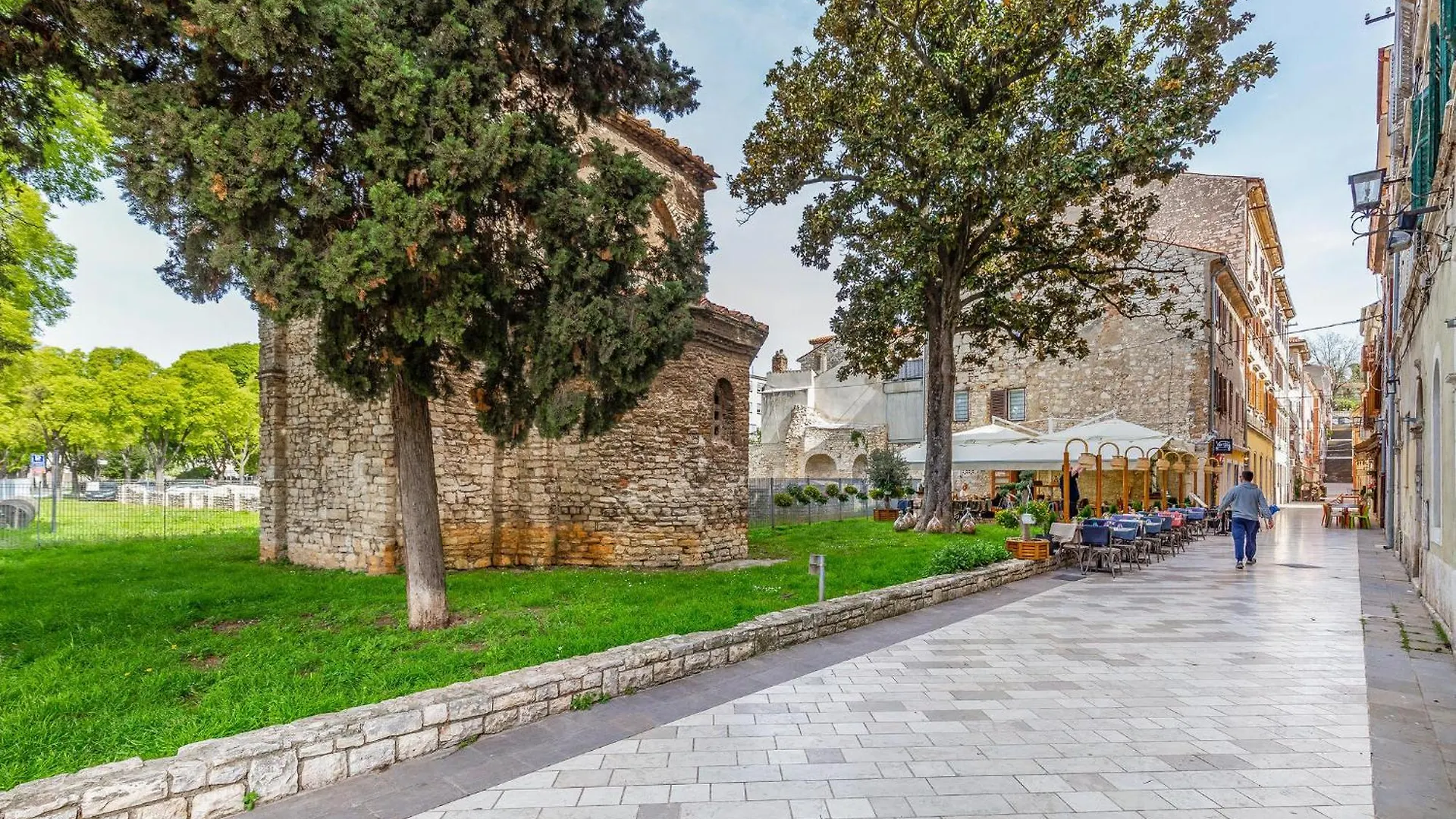 Beautiful Apartment In Pula With Wifi 0*,